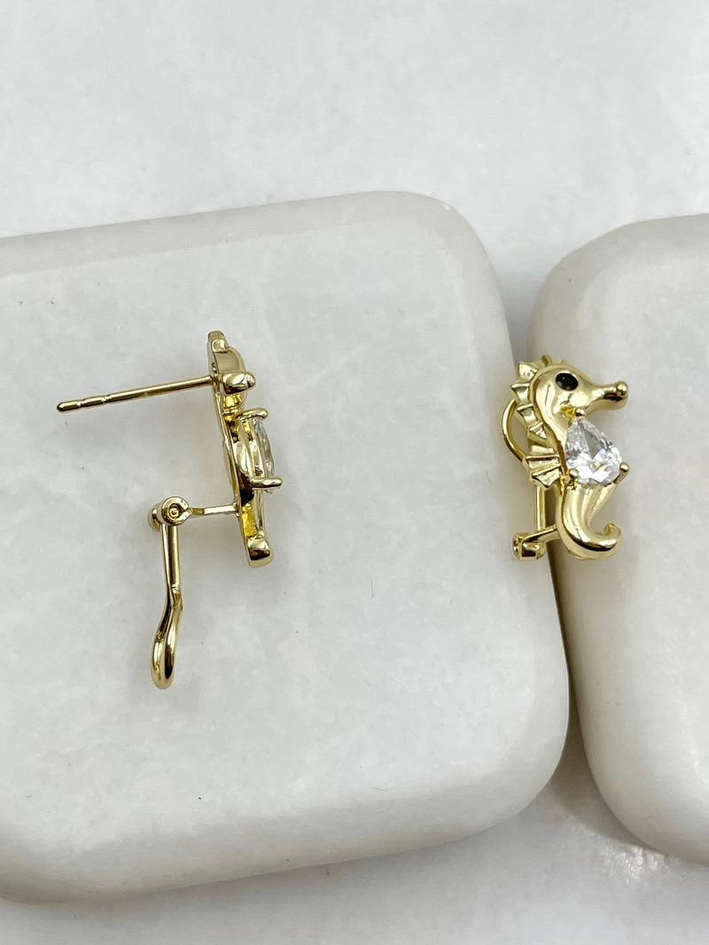 Özel Seri Kristal Taşlı Deniz Atı Küpe Gold