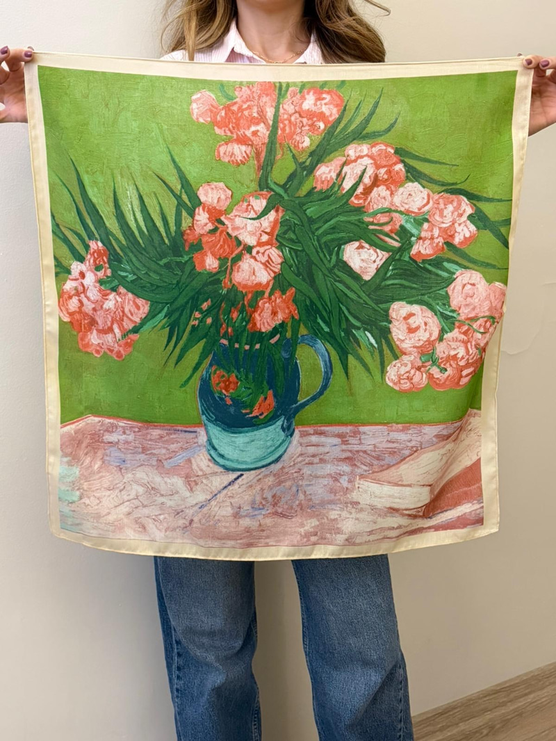 Vazo ve Çiçek Desenli Pamuk Dokulu Şal 65 x 65 cm Renkli