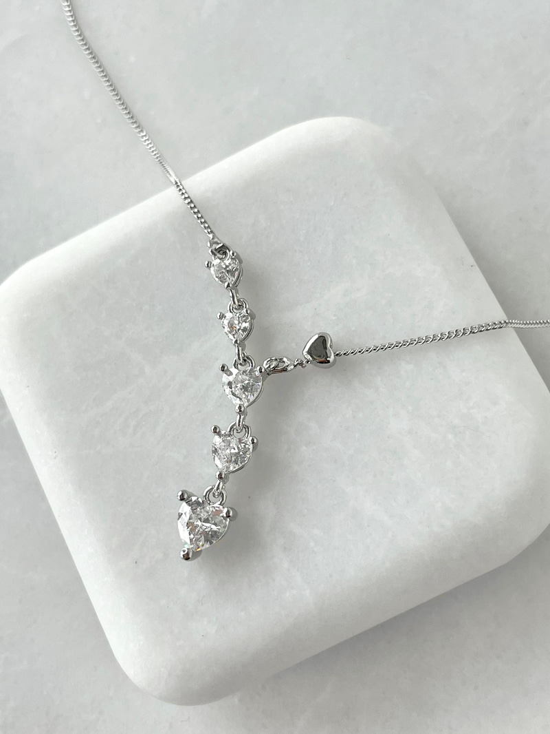 Altın Kaplama Kalp Kristal Sallantılı Minimal Zincir Kolye Gümüş