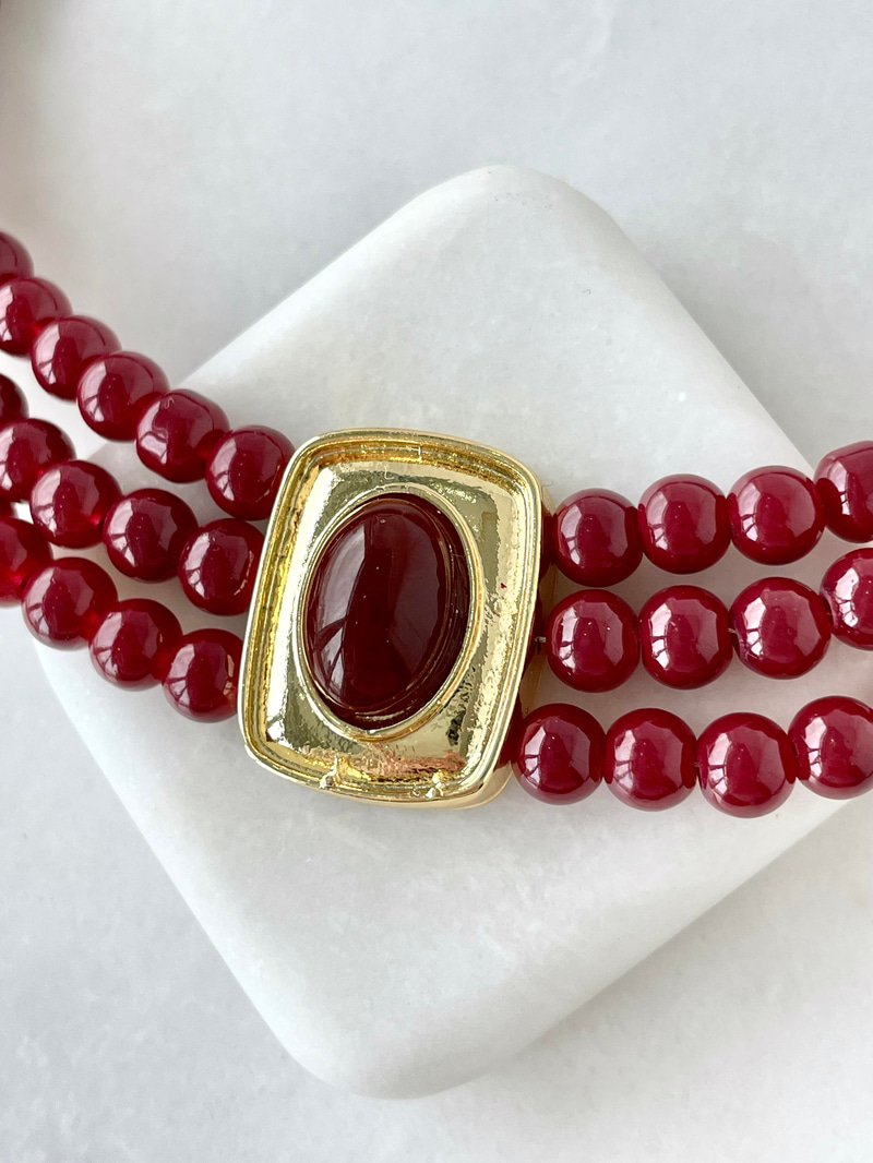 Üç Sıra Boncuklu Vintage Plaka Choker Kolye Bordo
