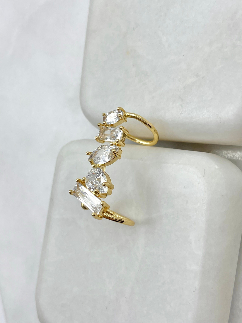 Çeşitli Kristal Taşlı Kıkırdak Küpe Gold