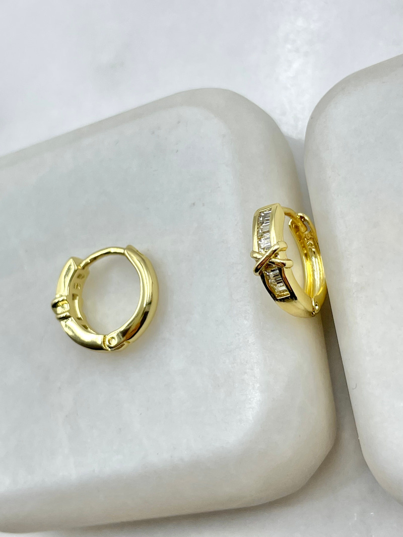 Özel Seri Baget Taşlı X Model Halka Küpe Gold
