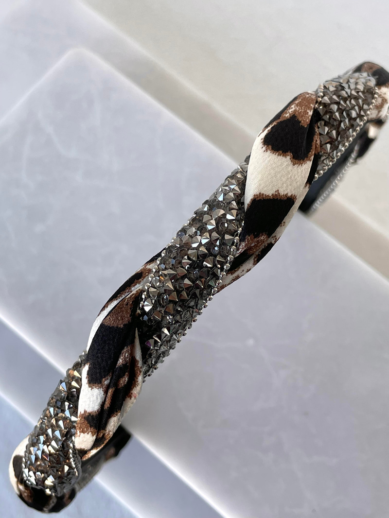 Kristal Füme Taşlı Burgu Leopar Taç Beyaz