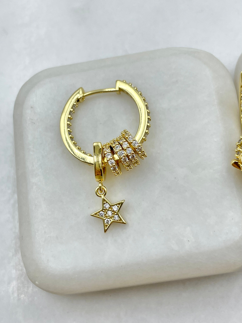 Gömme Taşlı Yıldız Charmlı Halka Küpe Gold