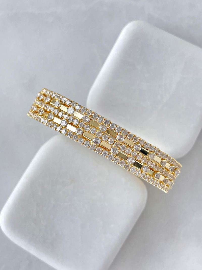 Altın Kaplama Beş Sıra Kristal Taşlı Yaylı Kelepçe Gold