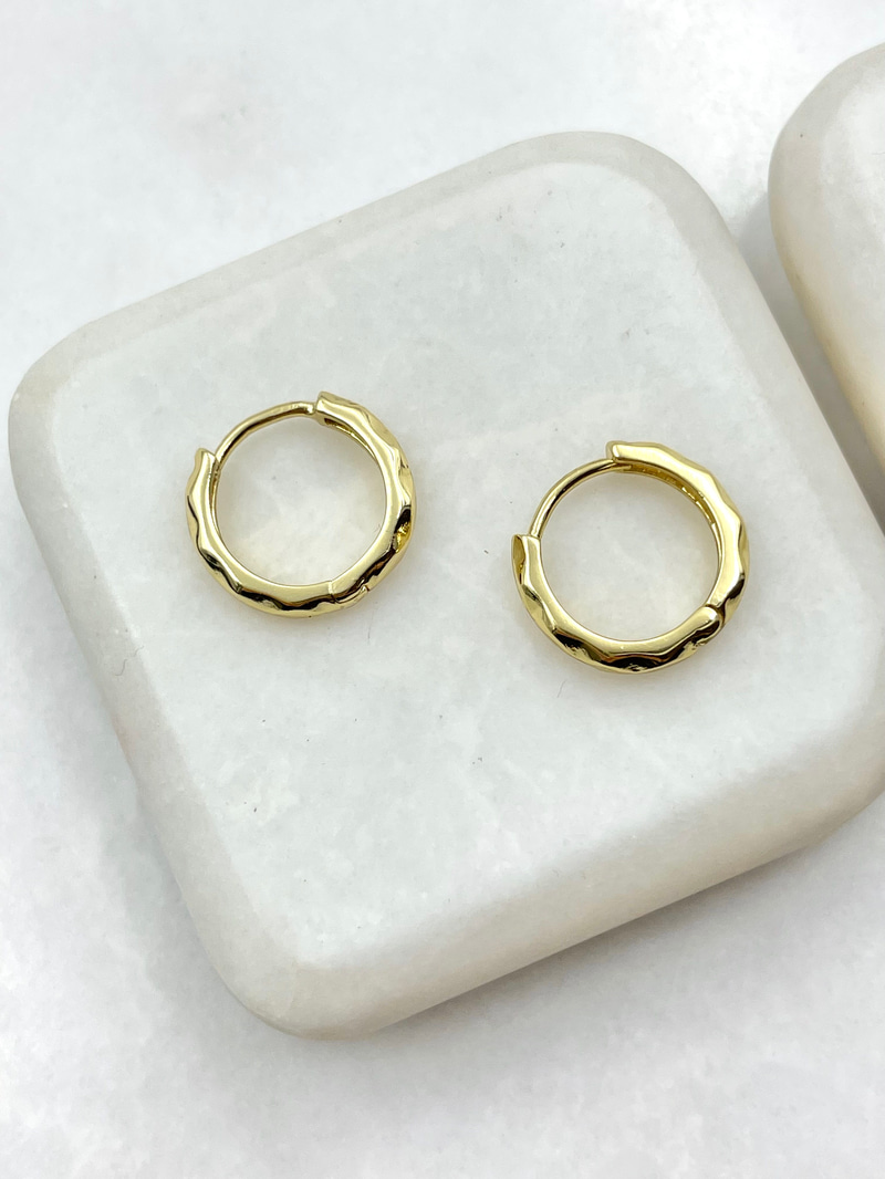 Özel Seri Üçgen Yansımalı Halka Küpe 1.3 cm Gold