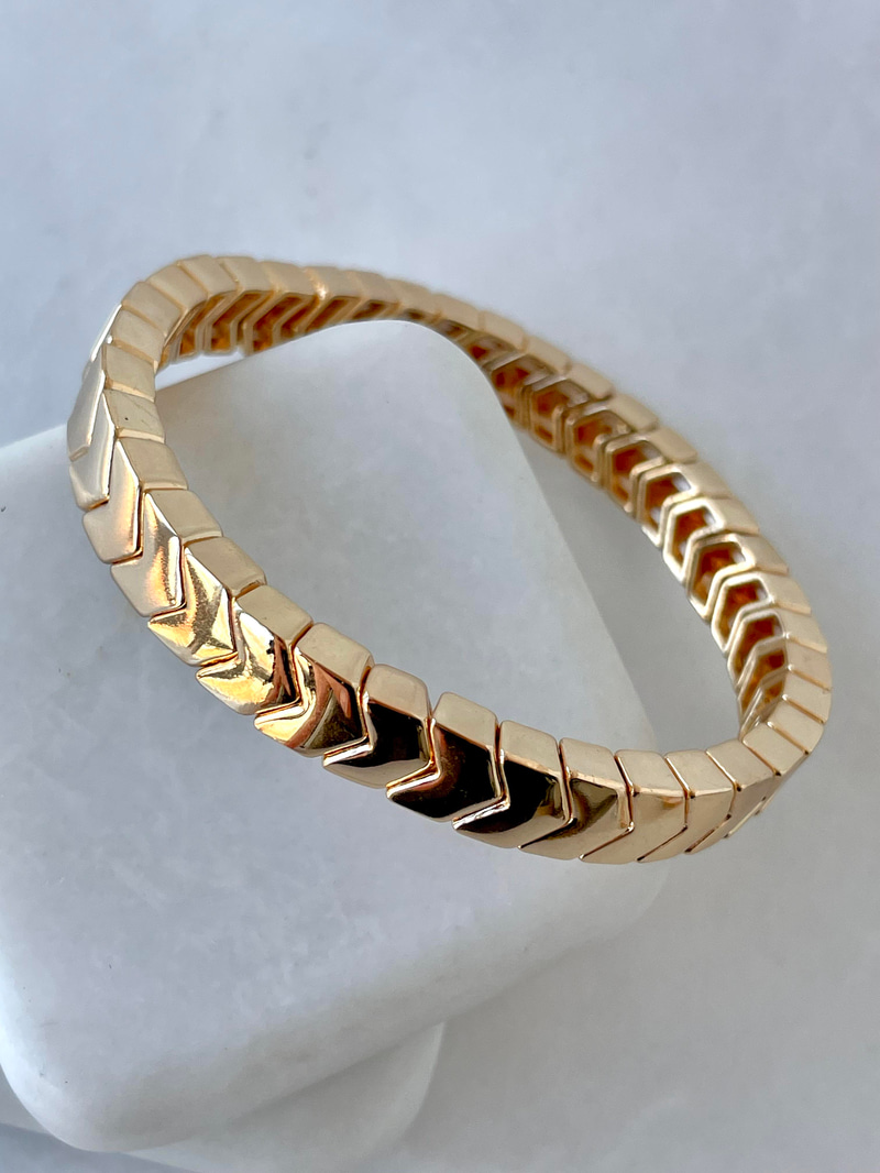Porselen Kaplama Üçgen Gold Bileklik
