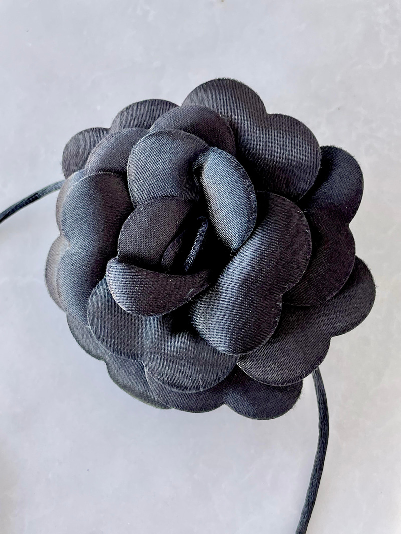 Çok İşlevli Çiçek Model Kolye Siyah