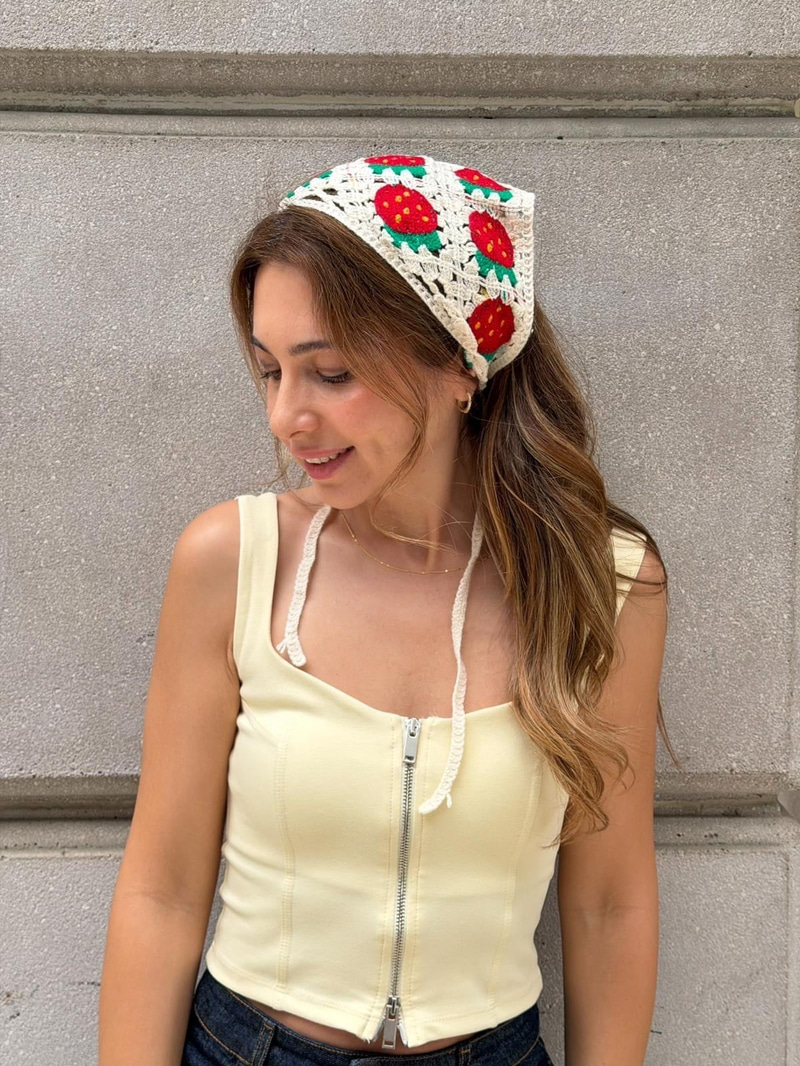 Çilek Desenli Örgü Bandana Ekru