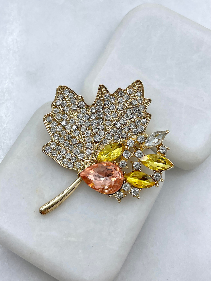Renkli Kristal Taşlı Çınar Yaprağı Broş Gold