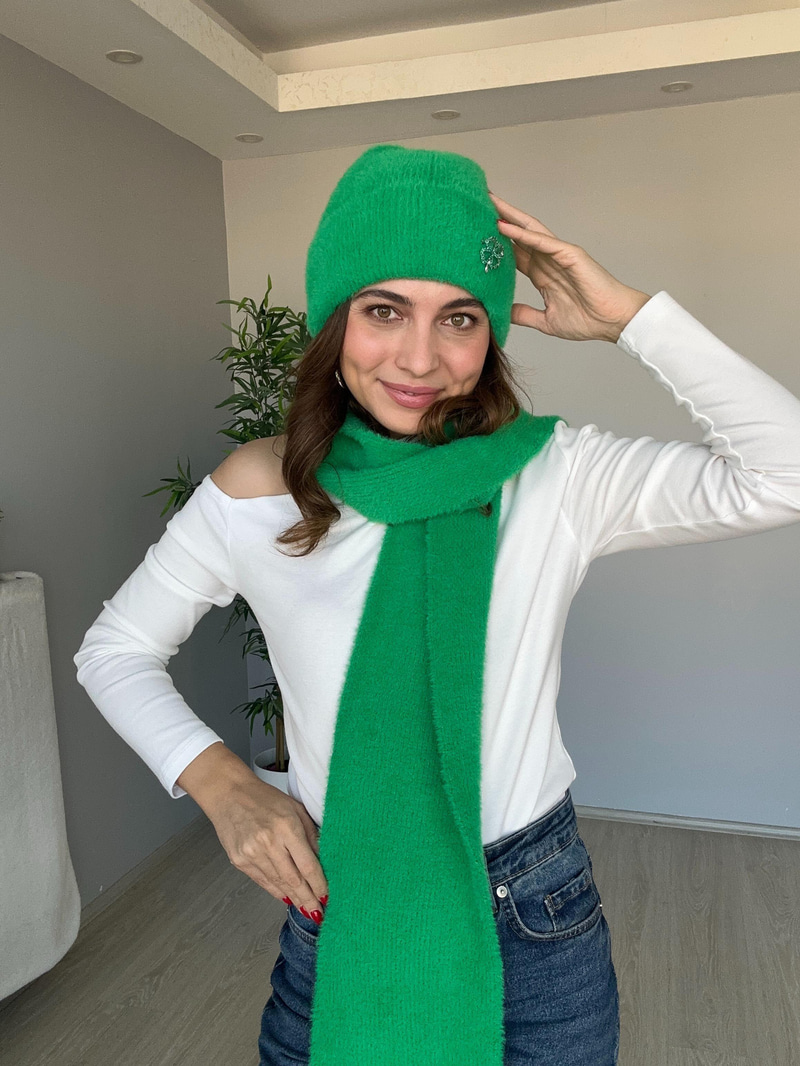 Yeşil Kristal Taşlı Yonca Broş