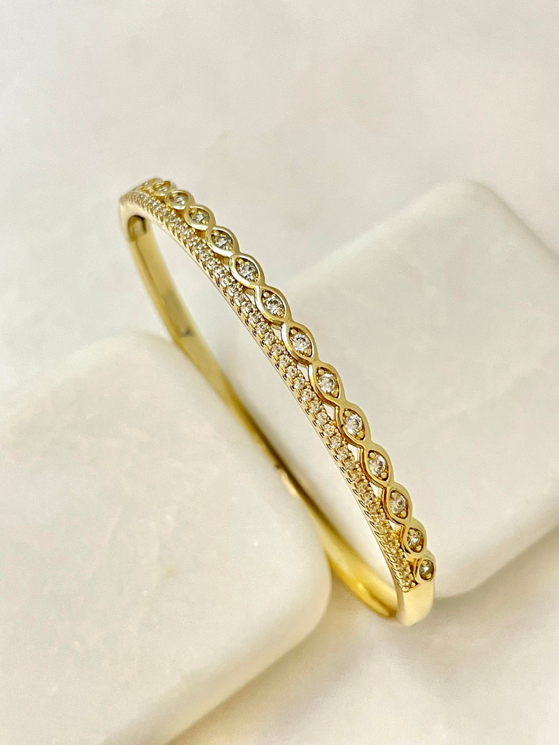 Özel Seri Zirkon Taşlı Çift Sıra Kelepçe Gold
