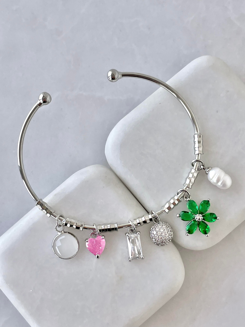 Altın Kaplama Yeşil Çiçek Charmlı Ayarlanabilir Bileklik Gümüş