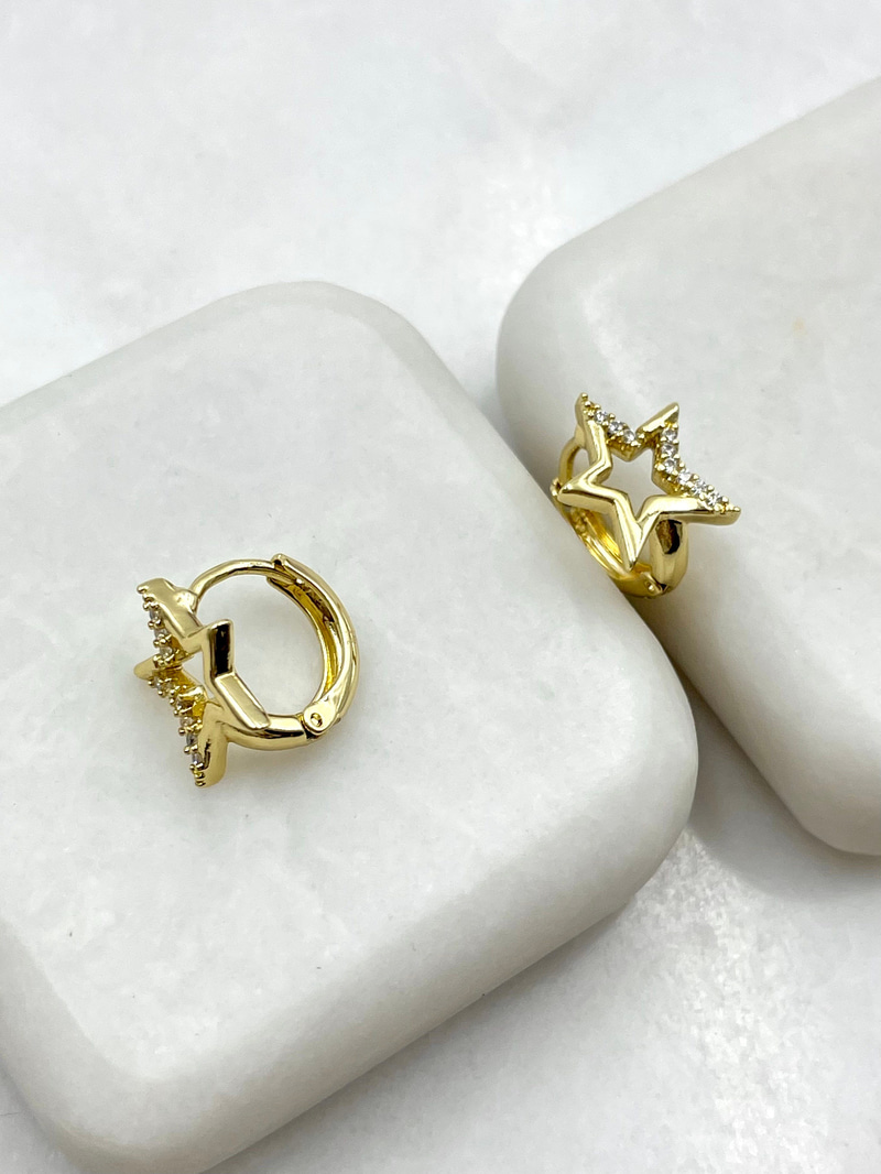 Özel Seri Gömme Taşlı Yıldız Küpe Gold