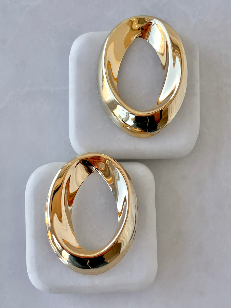 İçi Boş Oval Küpe Gold