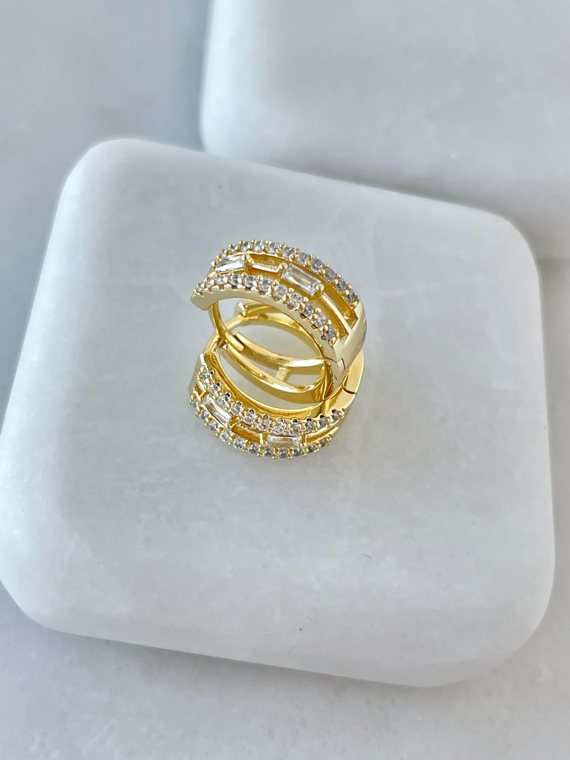 Özel Seri Üç Sıralı Gömme ve Kristal Taşlı Halka Küpe Gold