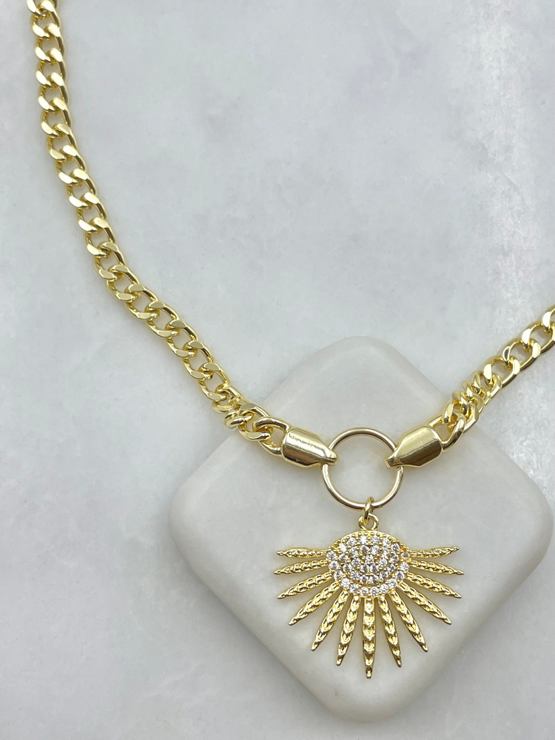Güneş Sallantılı Zincir Kolye Gold