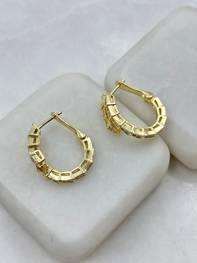 Gömme Taşlı Yılan Model Küpe Gold
