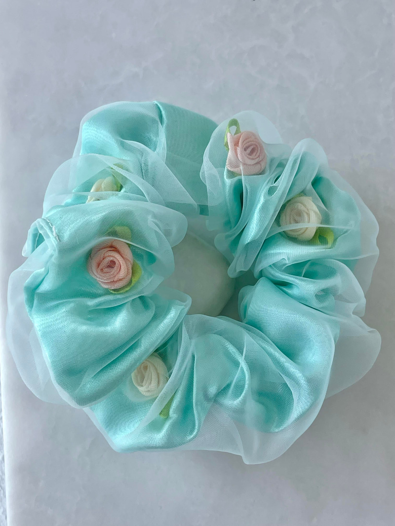 Gül Detaylı Organze Tül Scrunchie Toka Turkuaz Renk