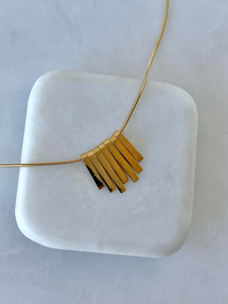 Çelik Sıralı Sütun Kolye