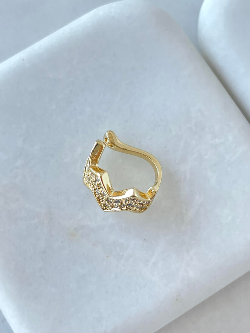 Altın Kaplama Gömme Taşlı Zikzak Model Kıkırdak Küpe Gold