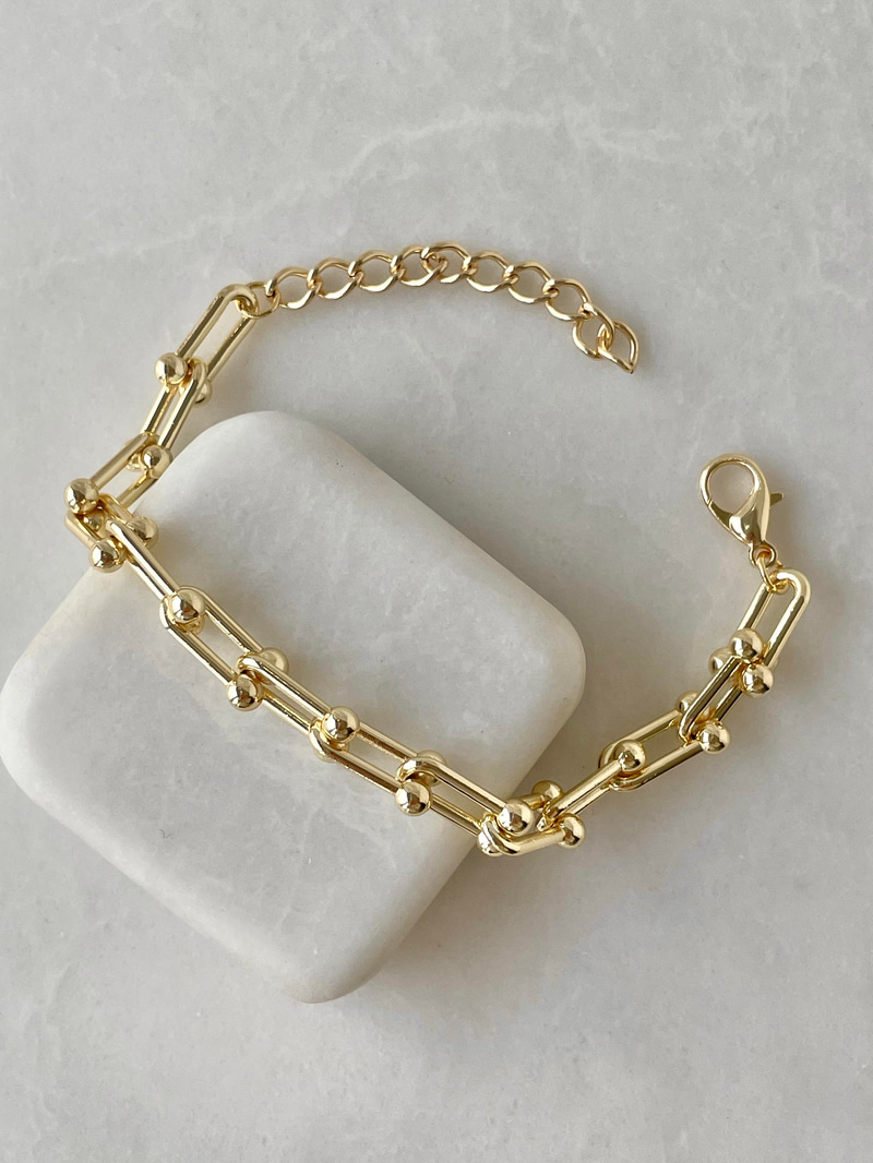 Halka Geçmeli Marka Model Bileklilk Gold