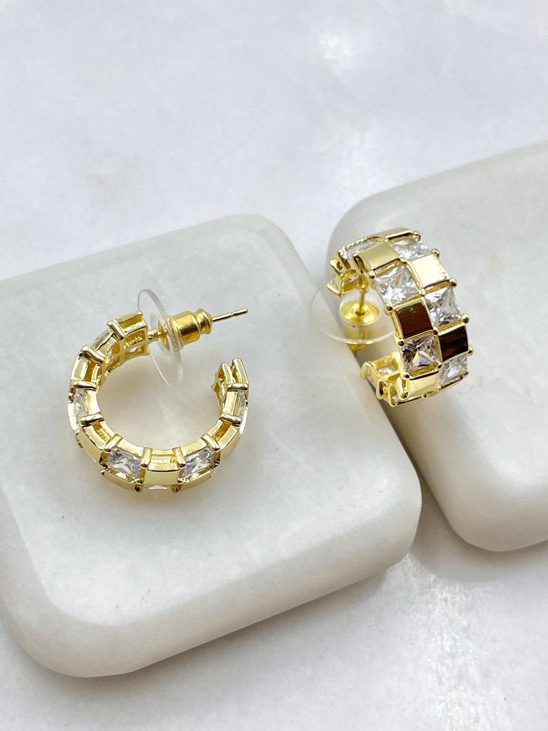 Çift Sıra Kare Kristal Taşlı Halka Küpe Gold