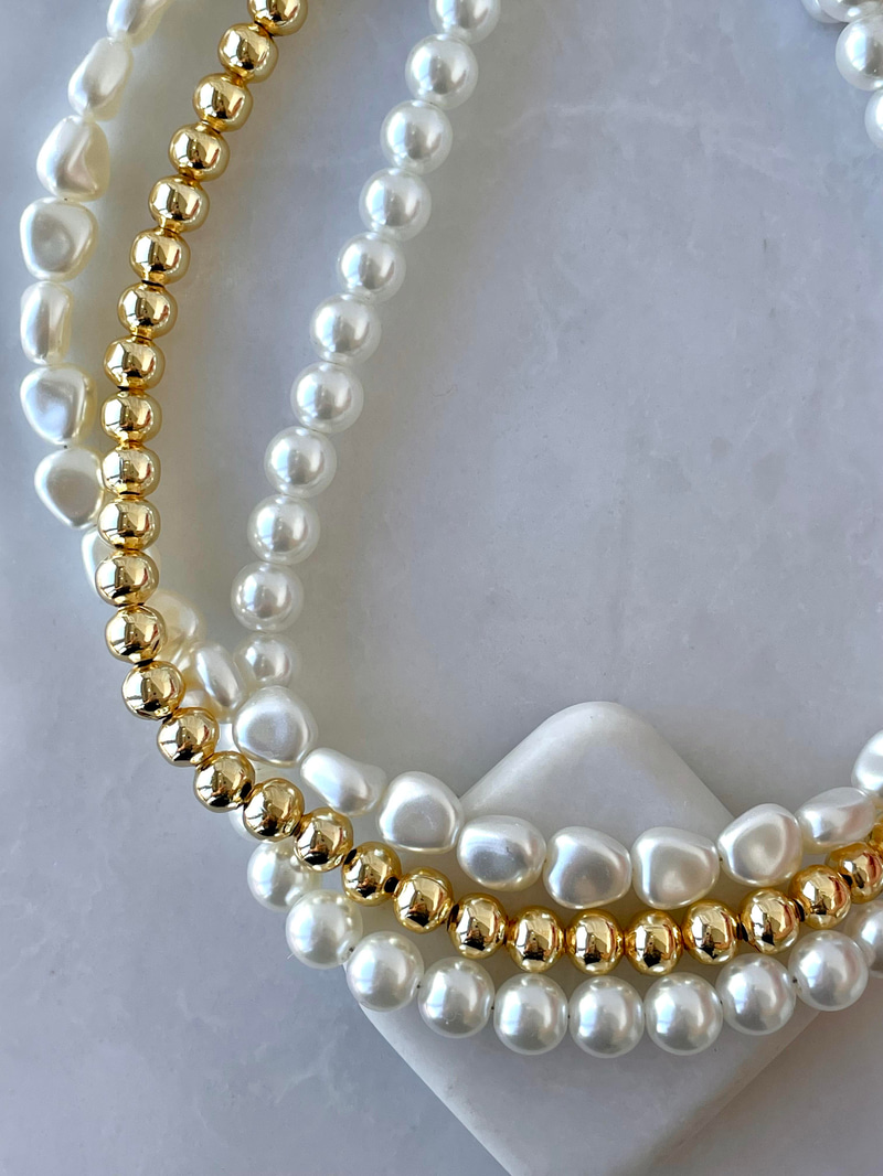 Gold Detaylı üç Sıra İnci Kolye