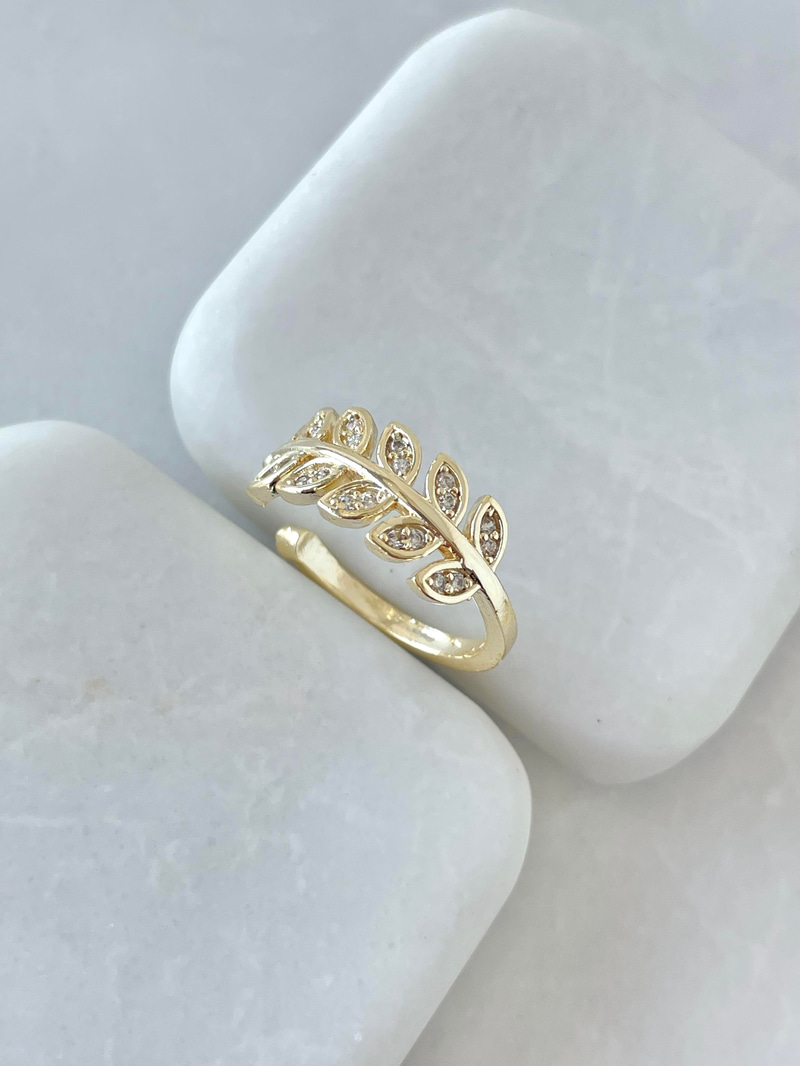 Gömme Taşlı Yaprak Model Yüzük Gold