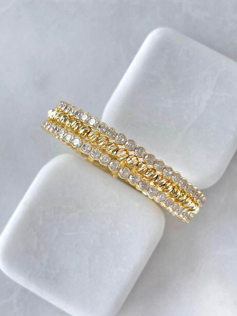 Altın Kaplama Dorika ve Kristal Taşlı Yaylı Kelepçe Gold
