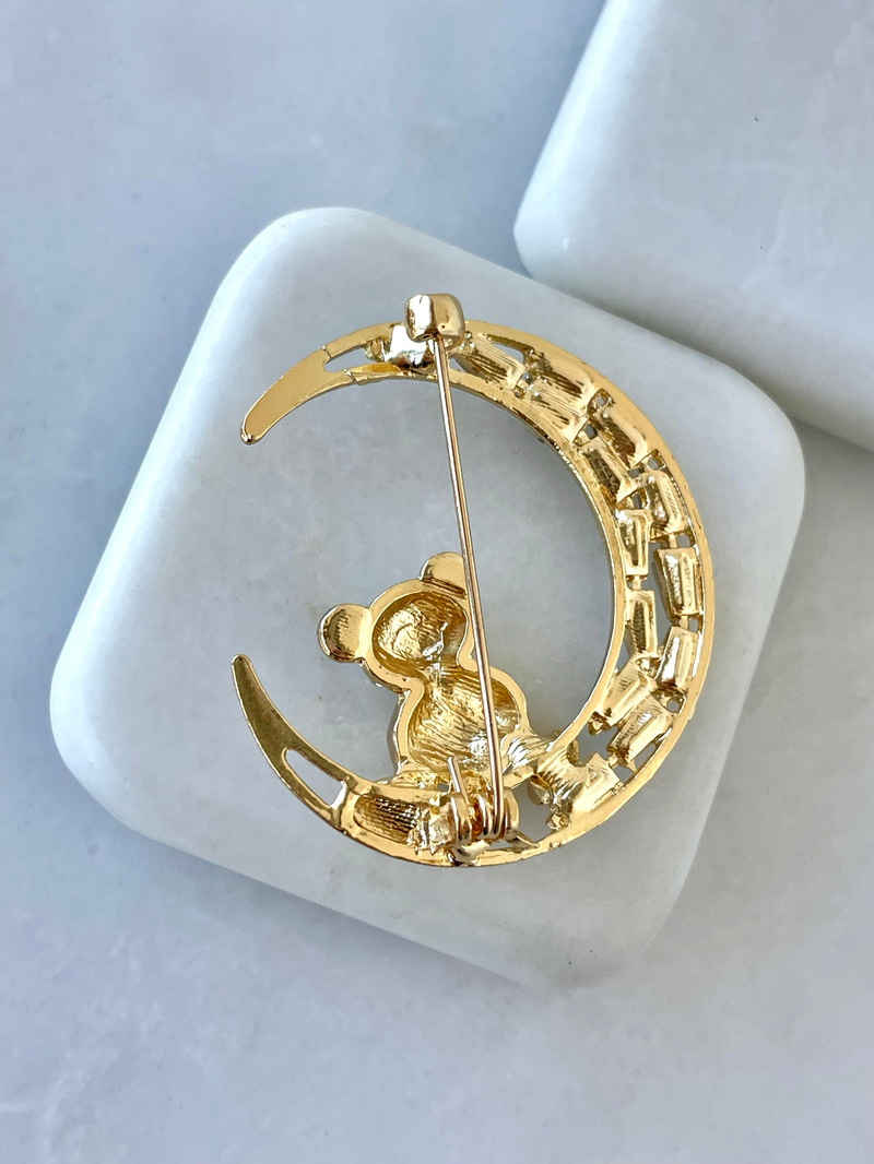Ay Üstünde Ayıcık Broş Gold