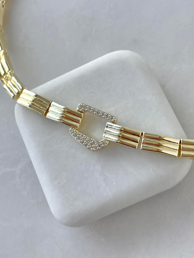 Altın Kaplama Gömme Taşlı Şerit Detaylı Kolye Gold