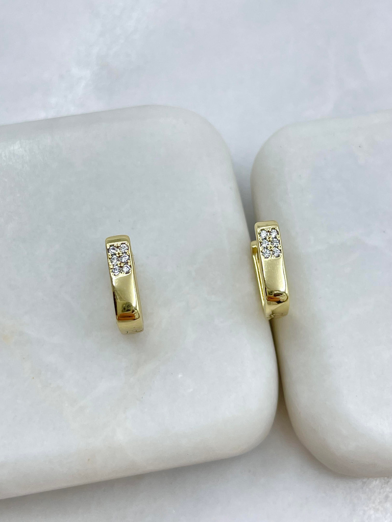 Özel Seri Gömme Taşlı Köşeli Minimal Kare Küpe Gold