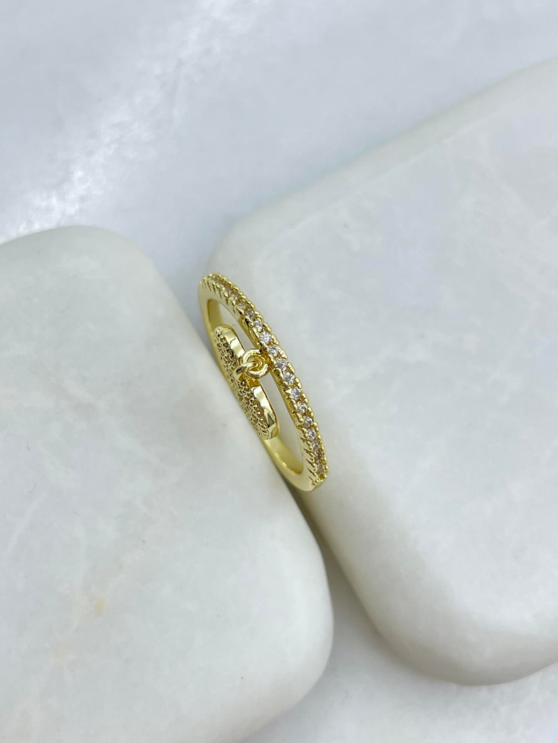 Altın Kaplama Gömme Taşlı Kalp Sallantılı Yüzük Gold