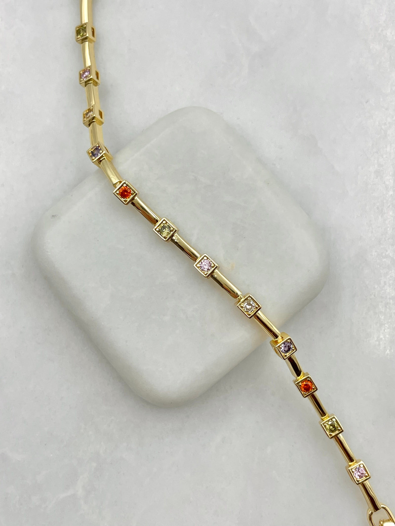 Renkli Kare Kristal Taşlı Bileklik Gold