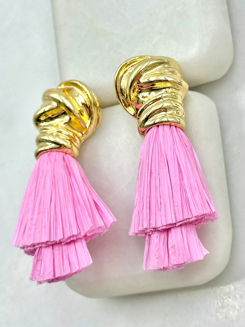 Burgu Detaylı Hasır Püskül Küpe Pembe