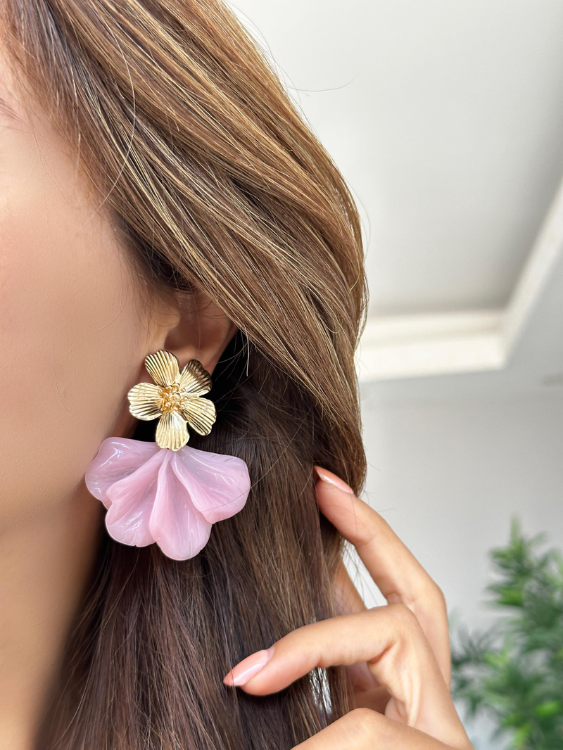 Altın Kaplama Sallantılı Lotus Küpe Pembe