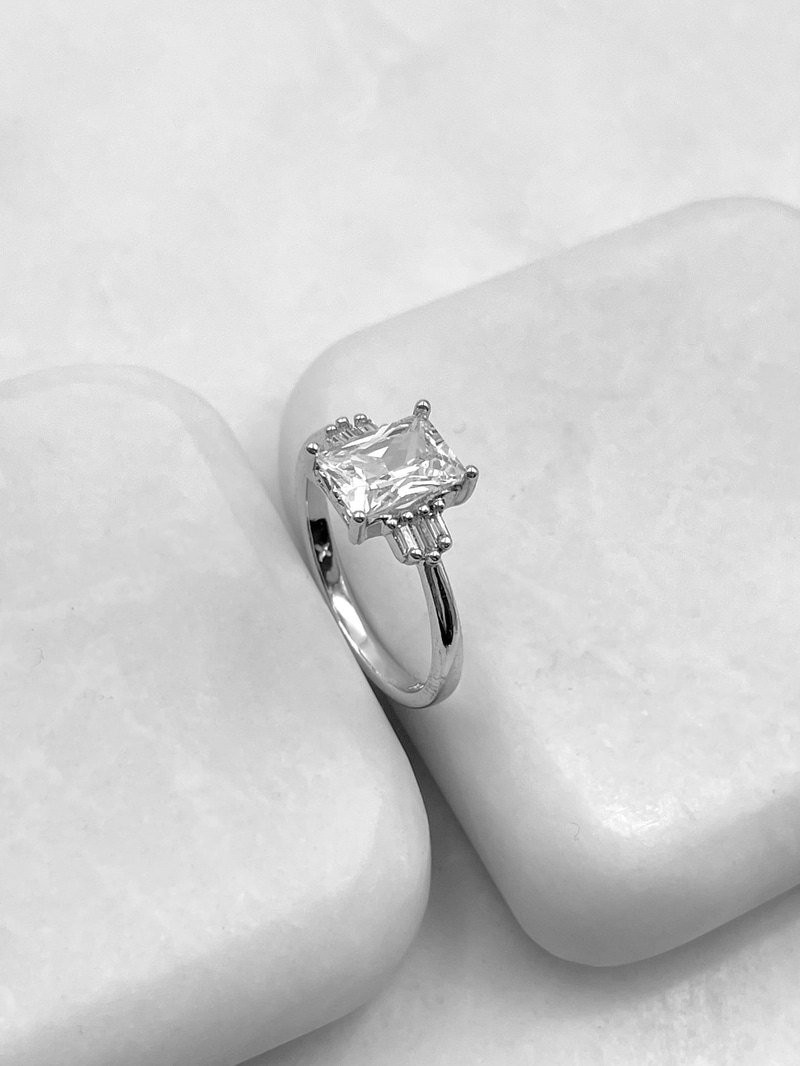 Özel Seri Kare Kristal ve Baget Taşlı Yüzük Gümüş