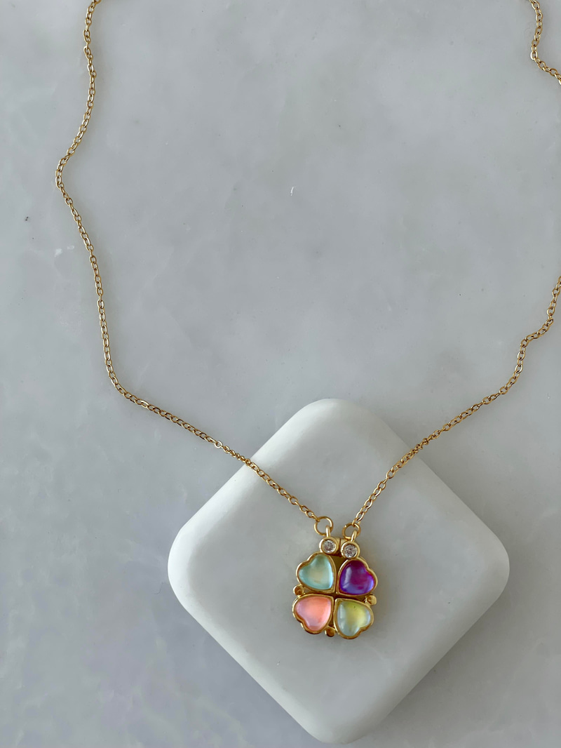 Çelik Açılabilir Renkli Yonca Kolye Gold