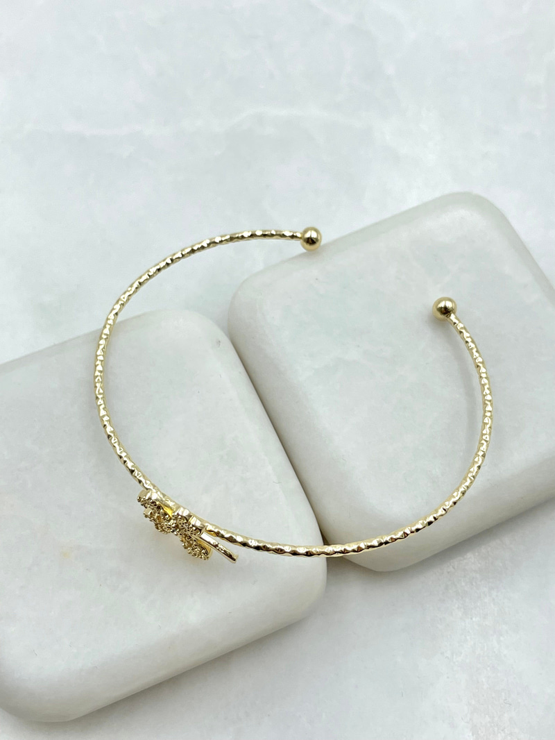 Yonca Model Işıltılı Kelepçe Bileklik Gold