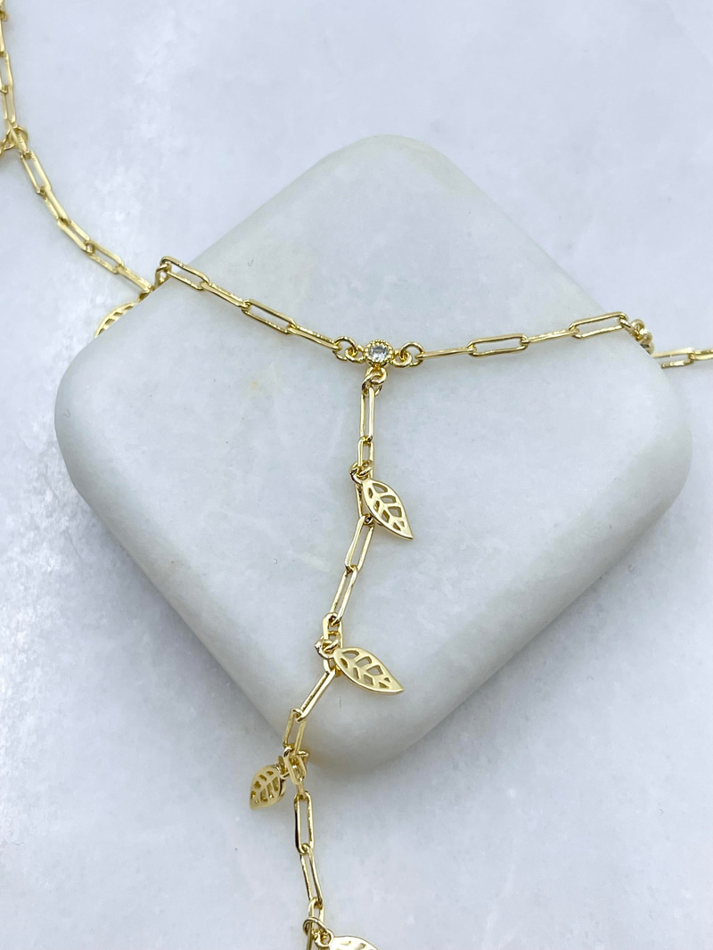 Altın Kaplama Yaprak Sallantılı Y Model Kolye Gold