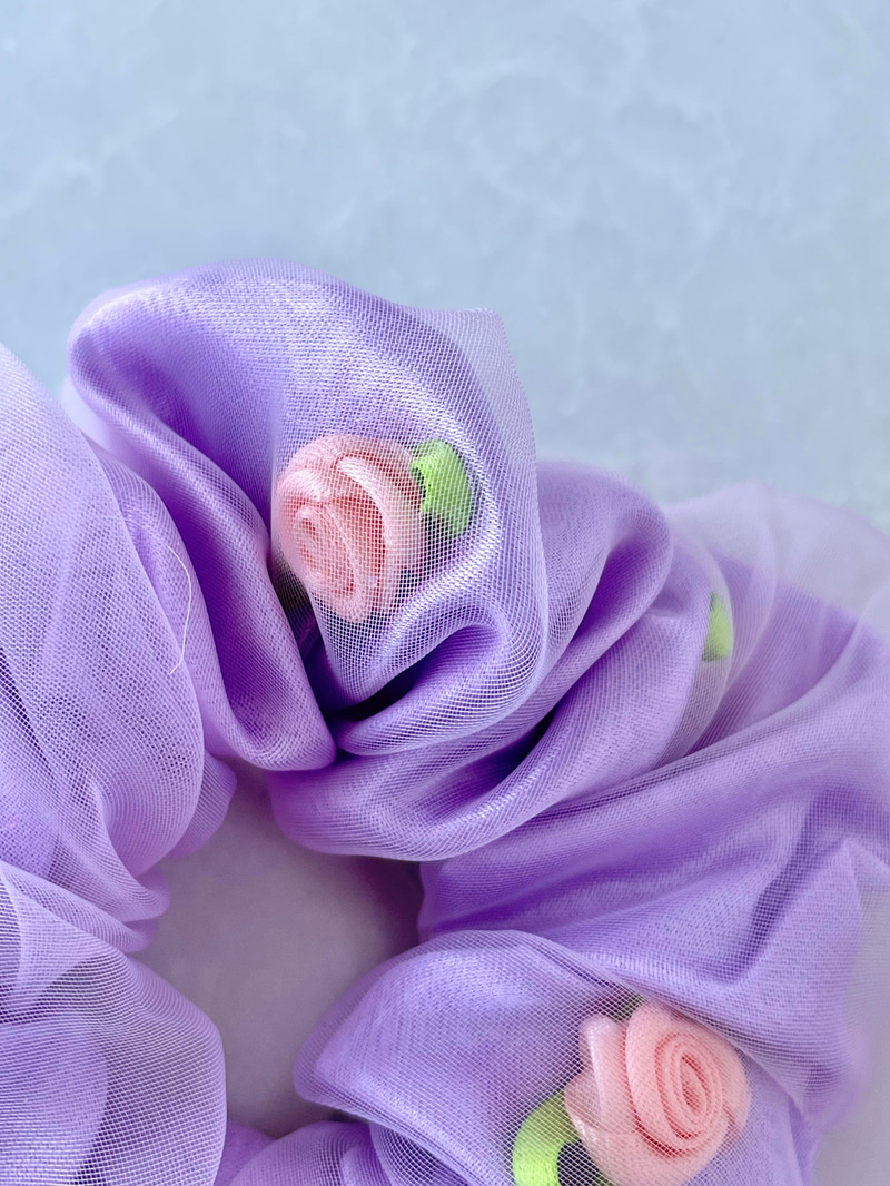 Gül Detaylı Organze Tül Scrunchie Toka Mor