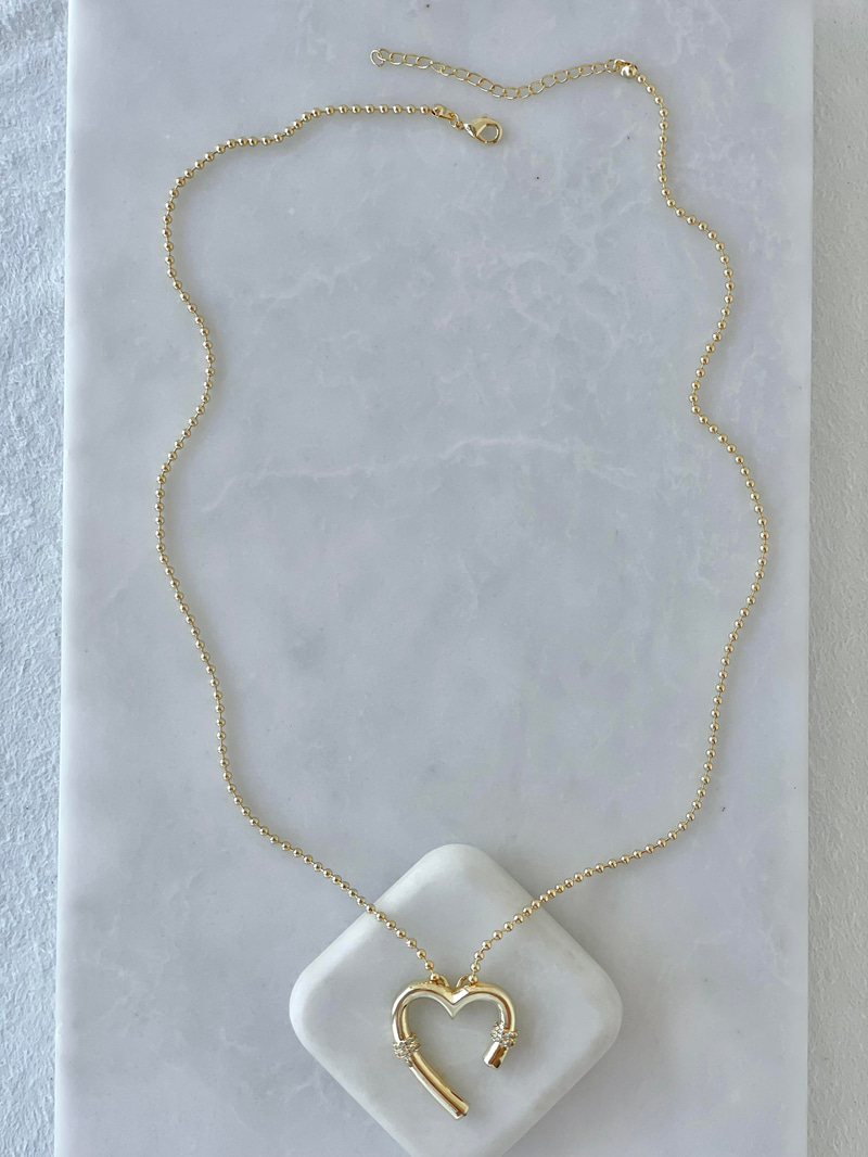 Çelik Kalpli Topçuk Zincir Kolye Gold