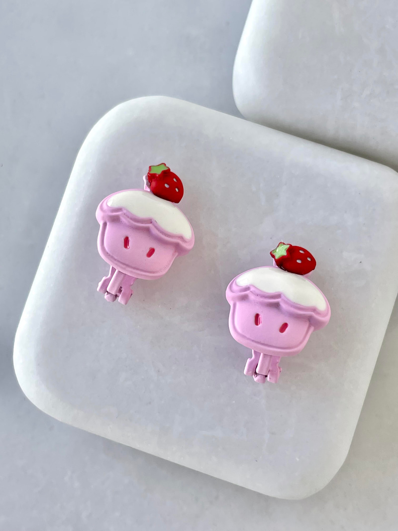 Çilekli Cupcake Çocuk Küpesi