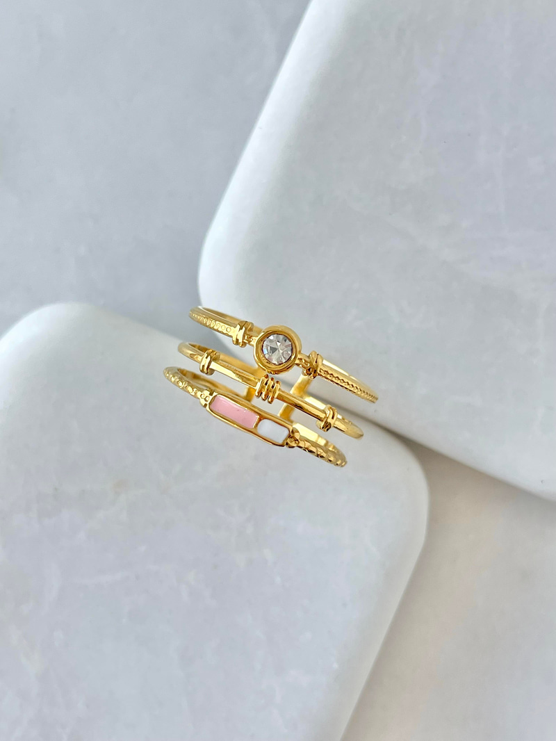 Çelik Pembe Mineli Üç Sıra Yüzük Gold