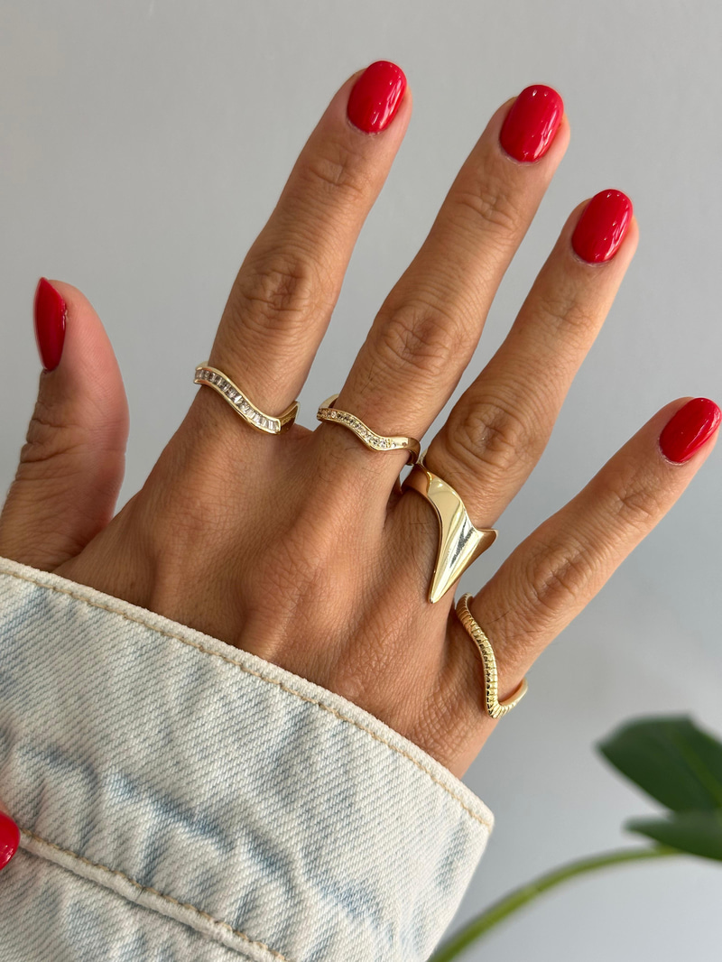 Altın Kaplama Asimetrik Baget Taşlı Yüzük Gold