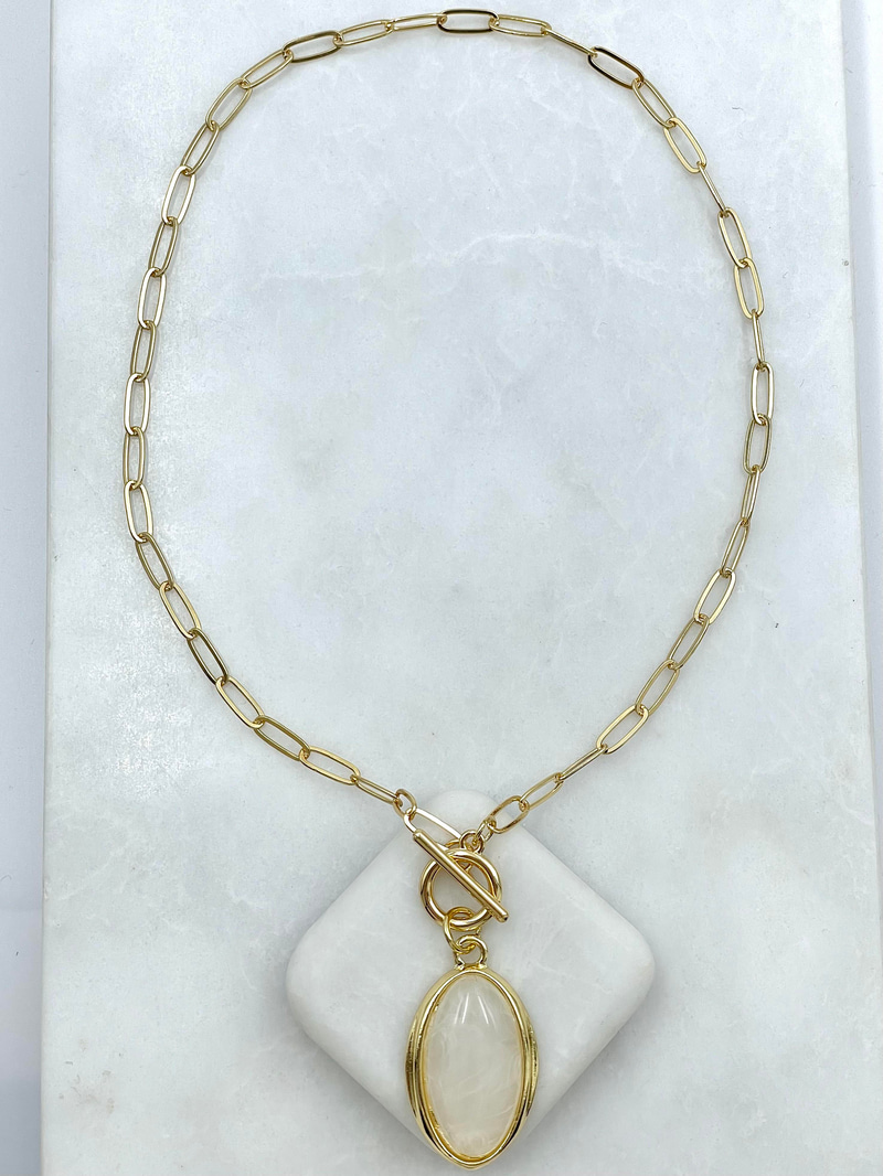 Altın Kaplama Oval Doğal Taşlı Önden Kilit Vintage Kolye Ekru