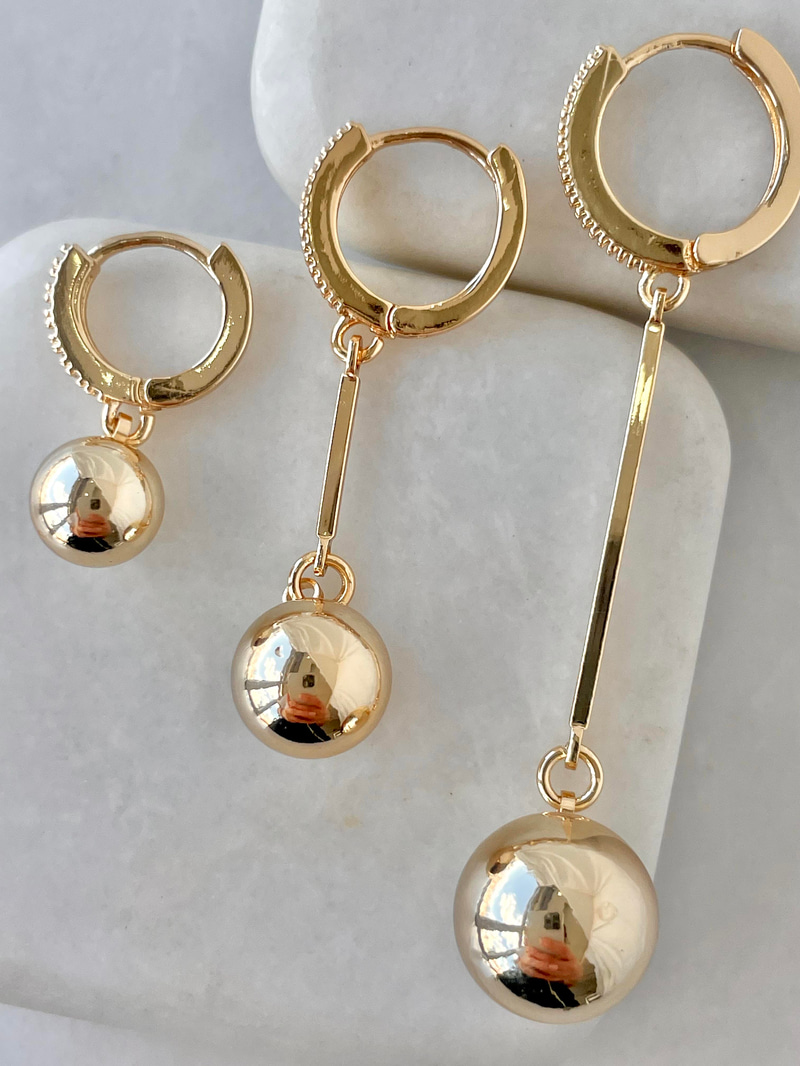 Altın Kaplama Üçlü Top Sallantılı Küpe Gold