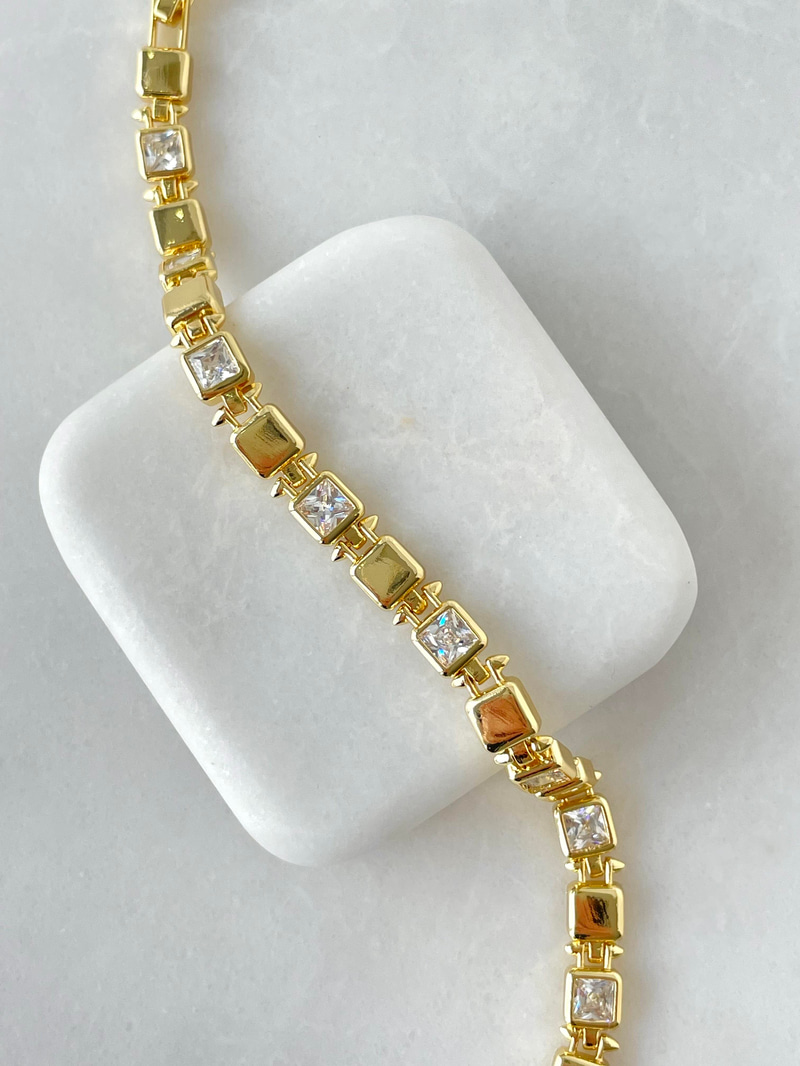 Altın Kaplama Dizi Kare Kristal ve Plaka Bileklik Gold