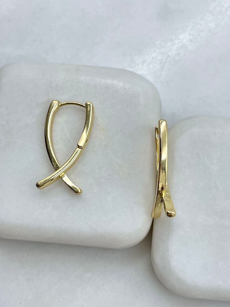 Altın Kaplama Çapraz Model Küpe Gold